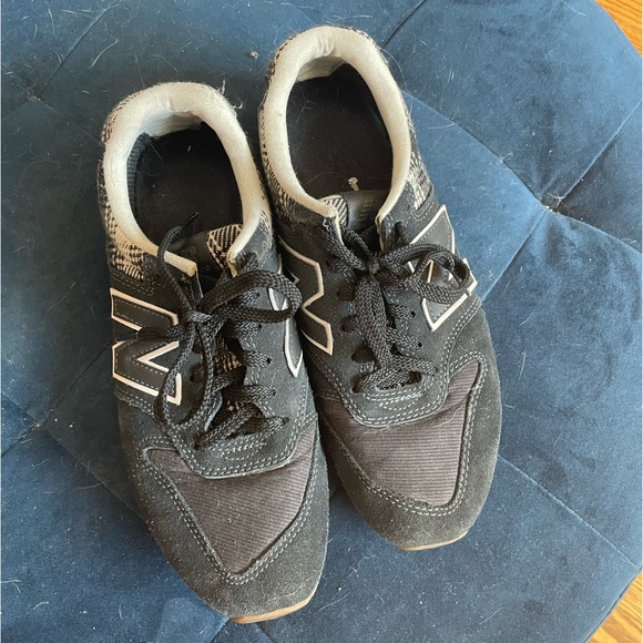 New Balance sneakers - Picture 2 of 2